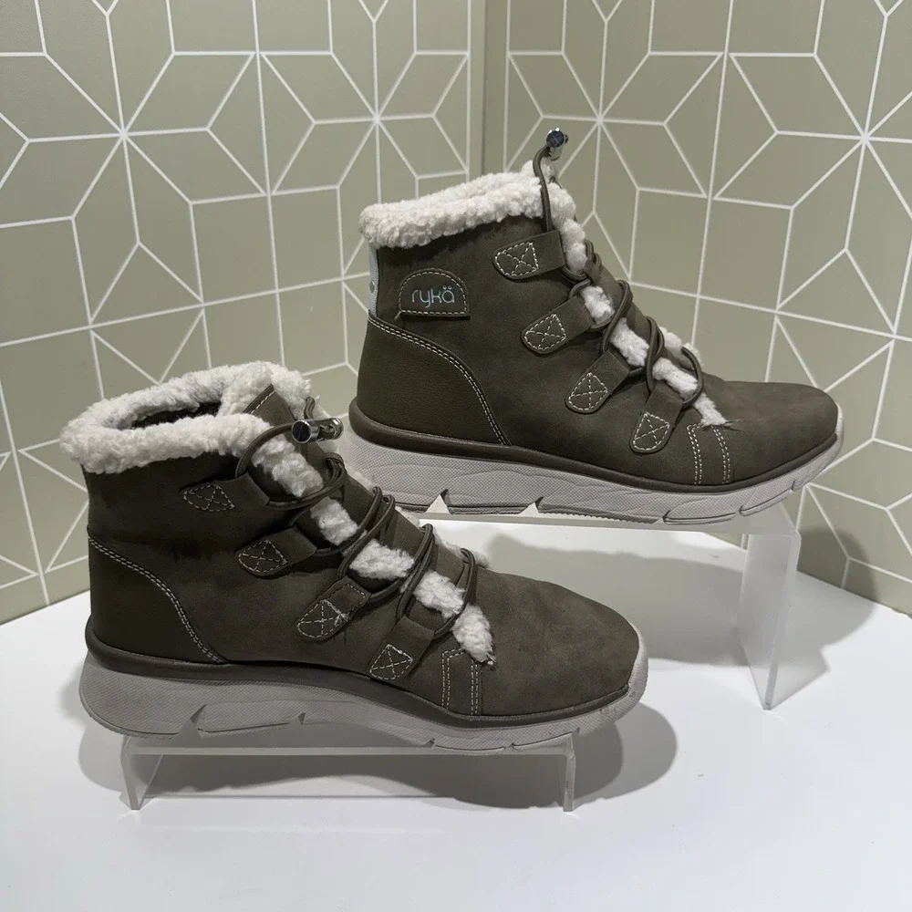 ryka Woman's‎ Chill Out Boots Fleece Lined Olive Green Size 7